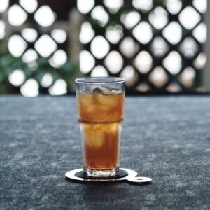 カフェのアイスティー「熱湯抽出」or「水出し」