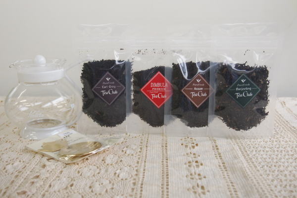 4種類の紅茶とティーポット、ティーメジャーのセット