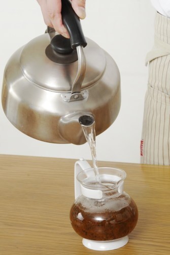紅茶のジャンピング