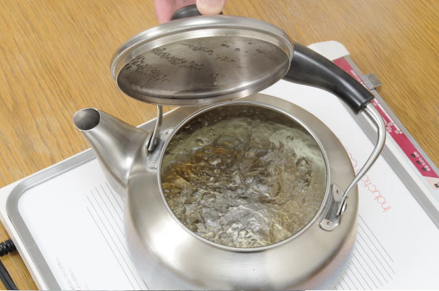 紅茶の湯の沸かし方