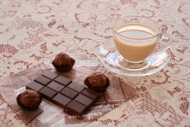 バレンタインに楽しむチョコレートに合う紅茶の種類