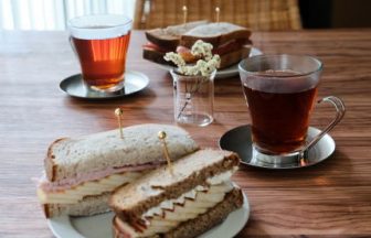 朝食モーニングにおすすめ紅茶：サンドイッチにアールグレイ