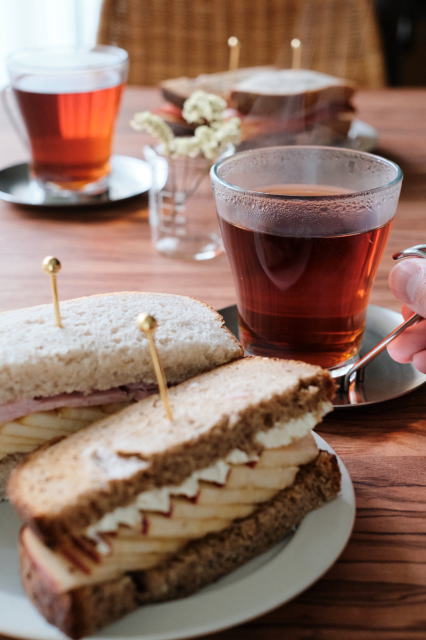 朝食モーニングにおすすめ紅茶：サンドイッチにアールグレイ