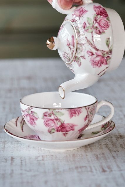 エインズレイ・ティーフォーワン・エリザベスローズ「ピンク」 - 紅茶